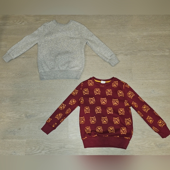 Amazon Essentials Boys and Toddlers' Fleece Crew-Neck Sweatshirts, Multipacks - Picture 2 of 9